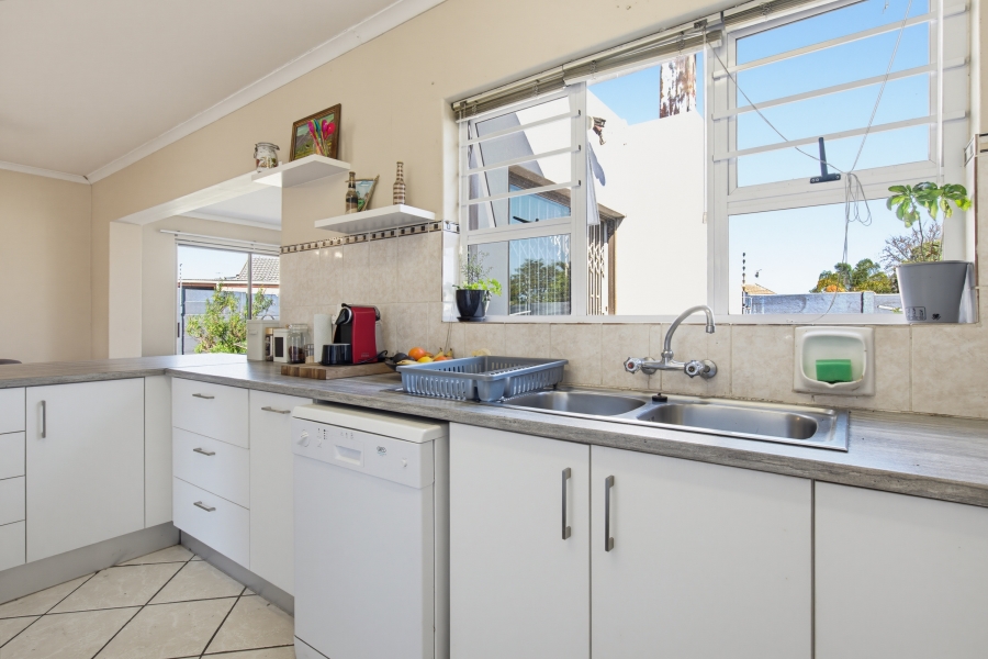 4 Bedroom Property for Sale in Vredekloof East Western Cape